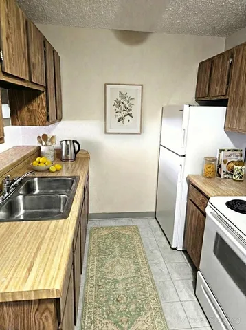 $698 | 1757 4th Avenue, Unit 11, Windom, MN 56101