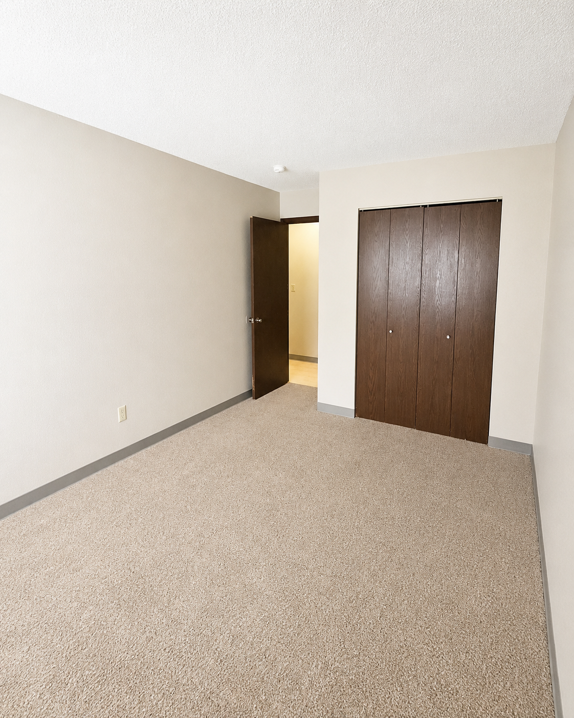 1757 4th Avenue, Unit 11 Windom, MN 56101 - Photo 7 of 11