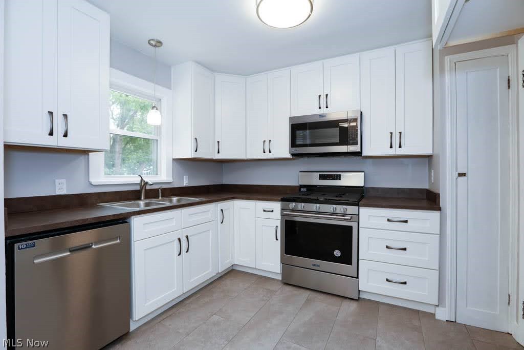 4812 Anderson Road Cleveland, OH 44124 - Photo 7 of 34