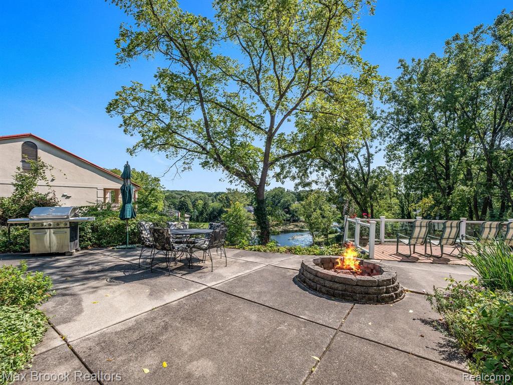 4282 Stoneleigh Road Bloomfield Hills, MI 48302 - Photo 45 of 50