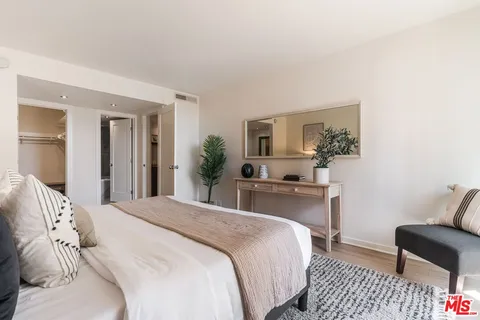 $700,000 | 10535 Wilshire Boulevard, Unit 701, Los Angeles, CA 90024