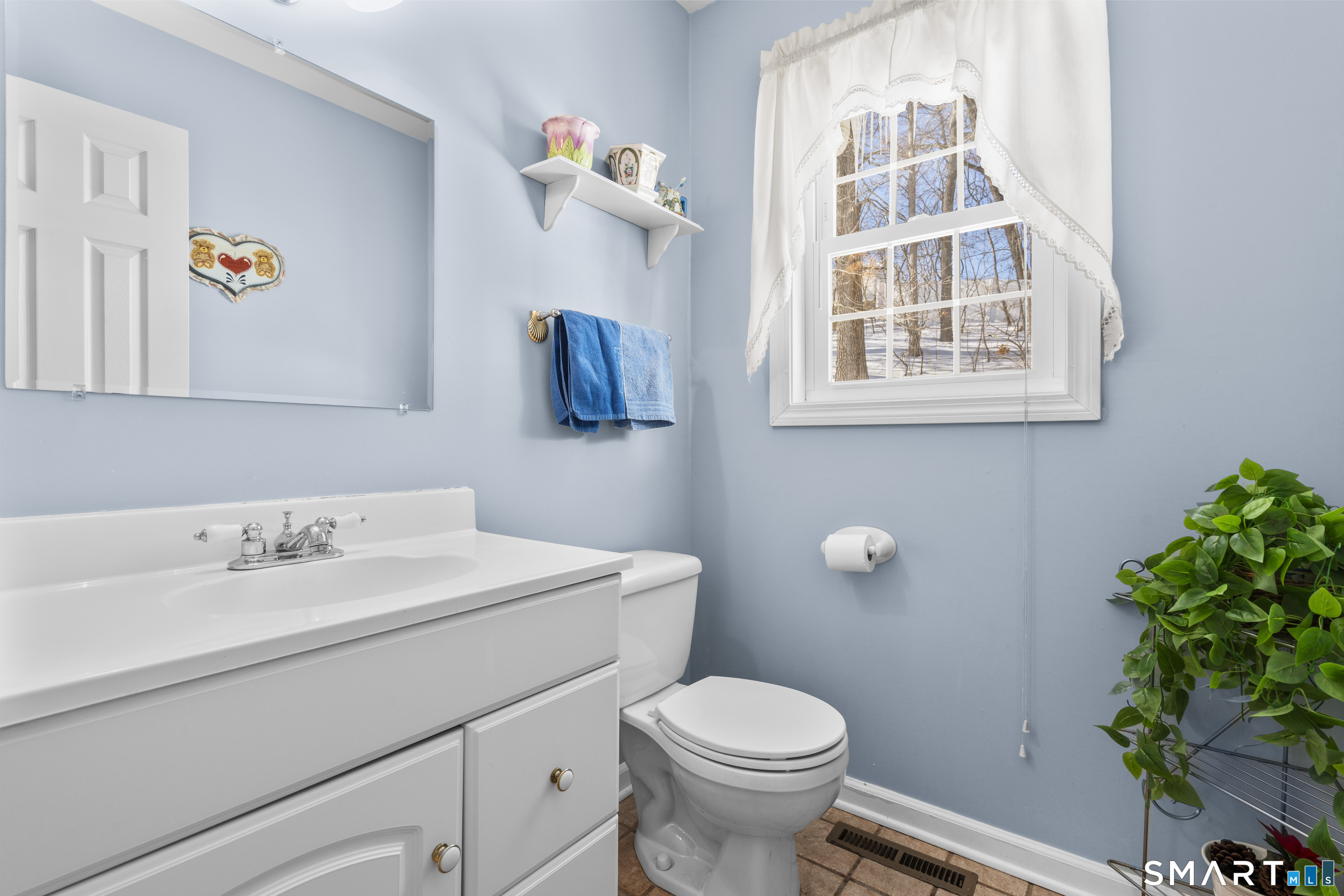 58 Kenmore Avenue Waterbury, CT 06708 - Photo 13 of 29