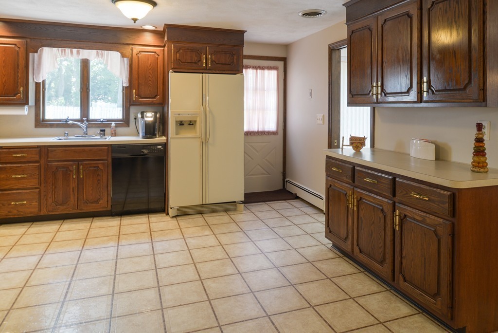 23 Worcester Road Peabody, MA 01960 - Photo 9 of 28 Gallery Image 9