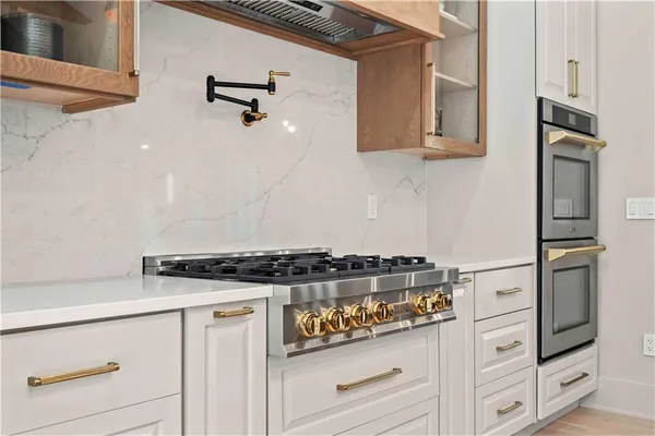$1,345,000 | 2019 West 81st Terrace, Leawood, KS 66206