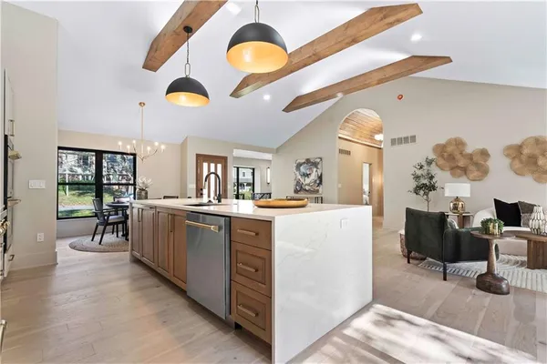 $1,345,000 | 2019 West 81st Terrace, Leawood, KS 66206