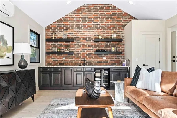 $1,345,000 | 2019 West 81st Terrace, Leawood, KS 66206