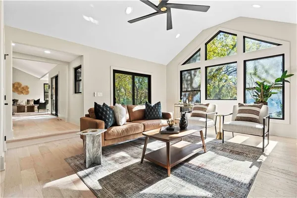 $1,345,000 | 2019 West 81st Terrace, Leawood, KS 66206