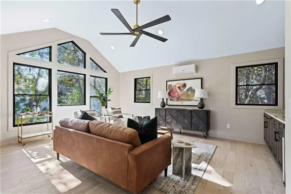 $1,345,000 | 2019 West 81st Terrace, Leawood, KS 66206