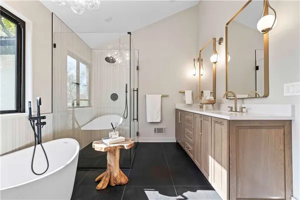 $1,345,000 | 2019 West 81st Terrace, Leawood, KS 66206