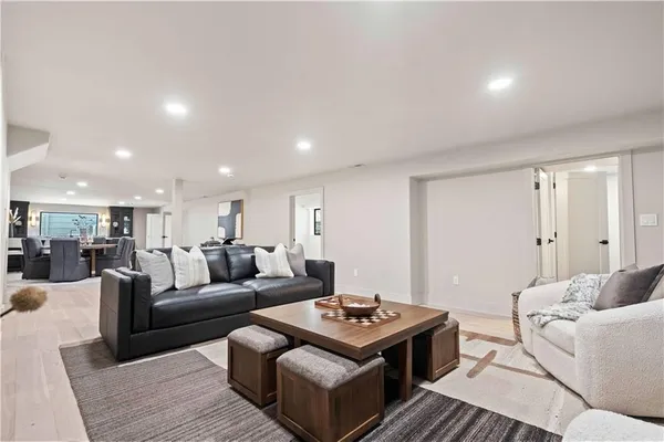 $1,345,000 | 2019 West 81st Terrace, Leawood, KS 66206