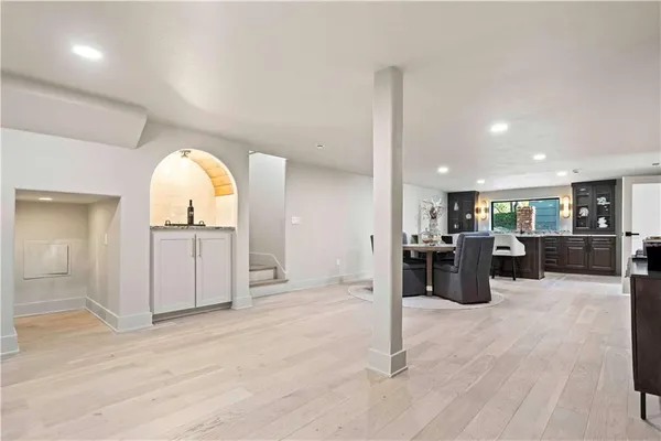 $1,345,000 | 2019 West 81st Terrace, Leawood, KS 66206