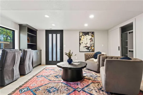 $1,345,000 | 2019 West 81st Terrace, Leawood, KS 66206