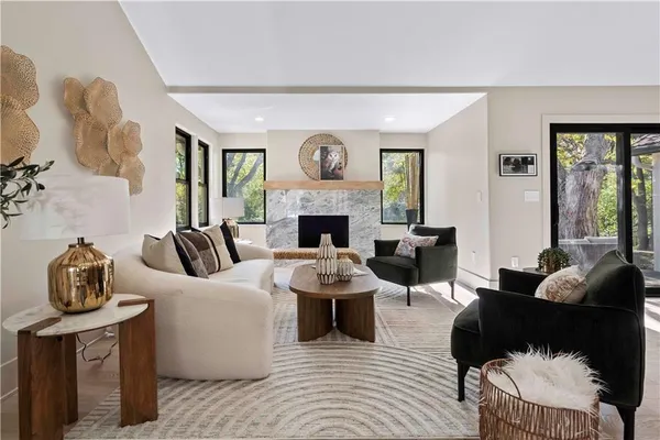 $1,345,000 | 2019 West 81st Terrace, Leawood, KS 66206