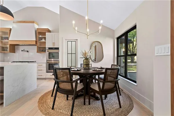 $1,345,000 | 2019 West 81st Terrace, Leawood, KS 66206