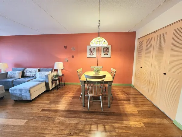 $400,000 | 51 Melrose Street, Unit 1A, Melrose, MA 02176