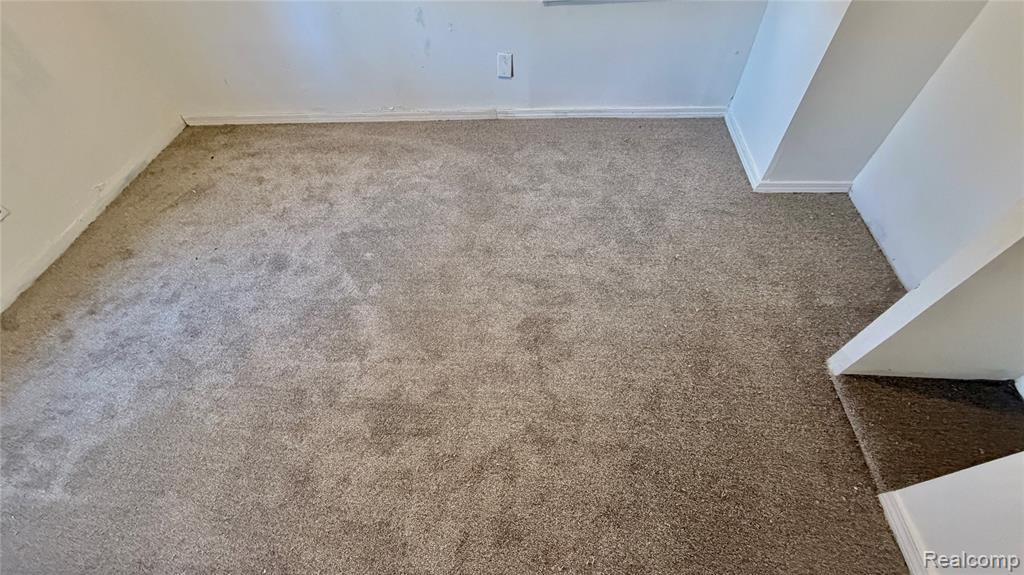 7540 Prospect Avenue Warren, MI 48091 - Photo 7 of 11