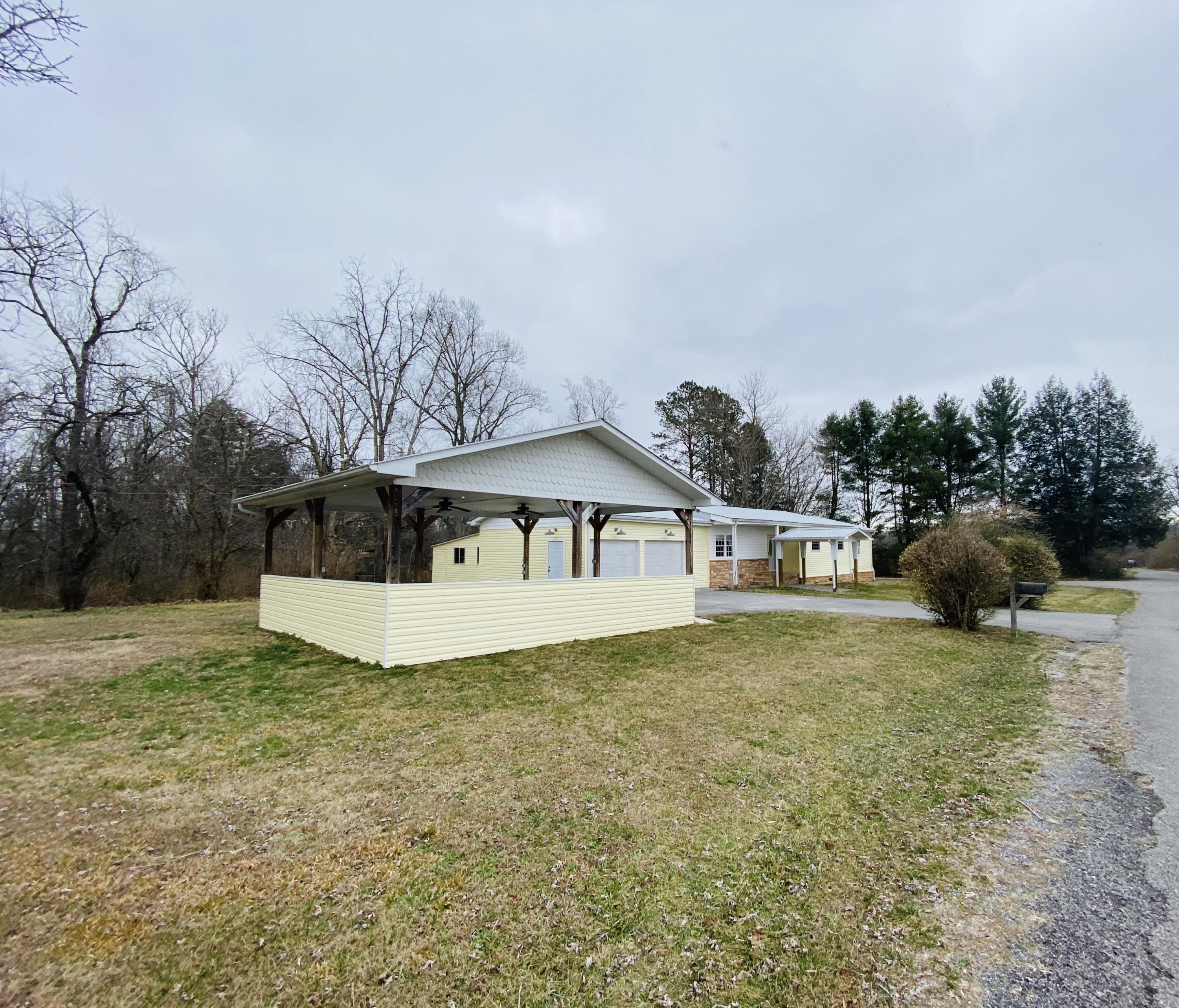 111 Rector Lane Crossville, TN 38555 - Photo 2 of 12 IMG_0889 (1)