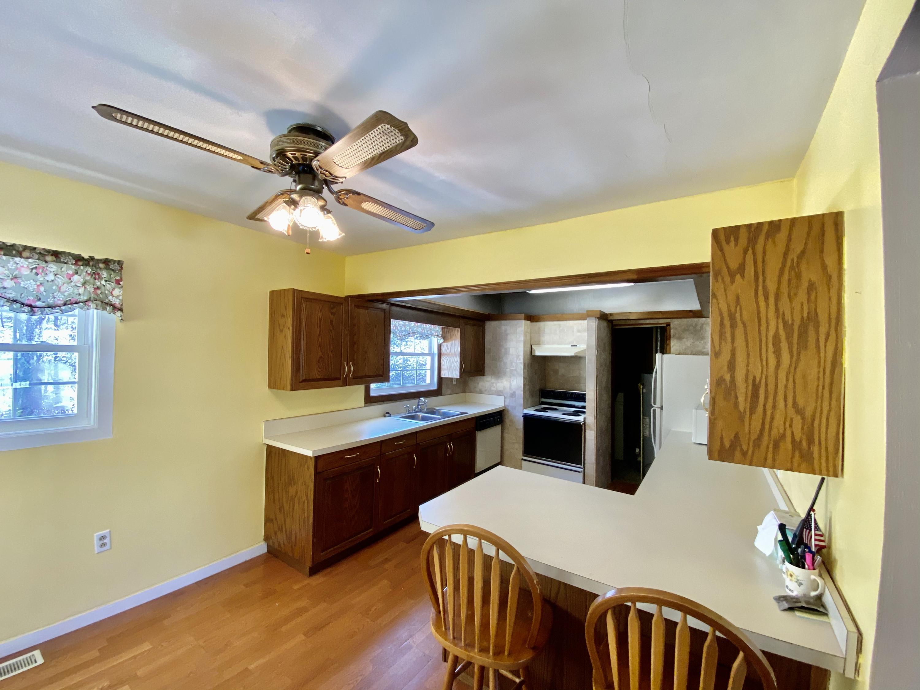 111 Rector Lane Crossville, TN 38555 - Photo 4 of 12 IMG_1279
