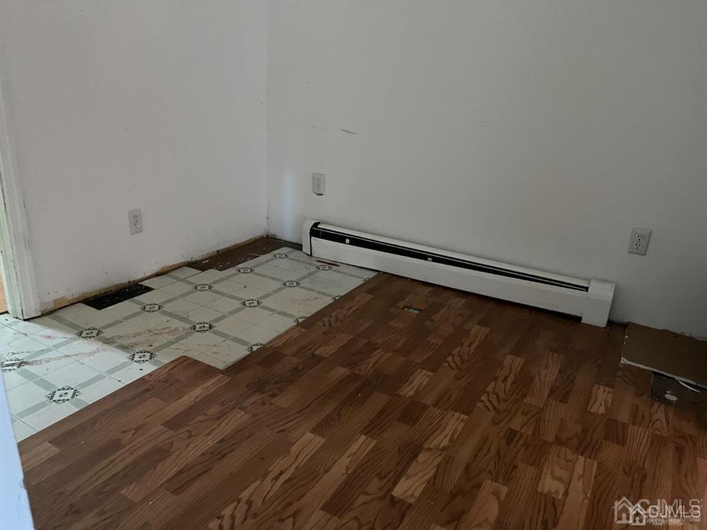 432 Oak Ridge Road Clark, NJ 07066 - Photo 19 of 25 a view of a room
