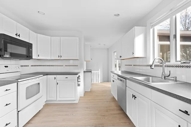 $3,400 | 31 Fenwick Street, Unit 2, Somerville, MA 02145