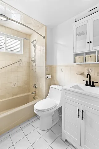 $3,400 | 31 Fenwick Street, Unit 2, Somerville, MA 02145