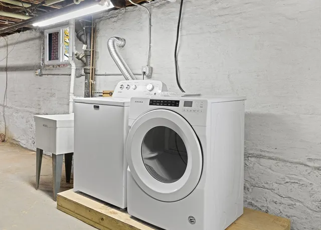 $3,400 | 31 Fenwick Street, Unit 2, Somerville, MA 02145