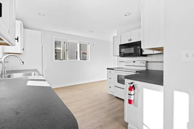 $3,400 | 31 Fenwick Street, Unit 2, Somerville, MA 02145