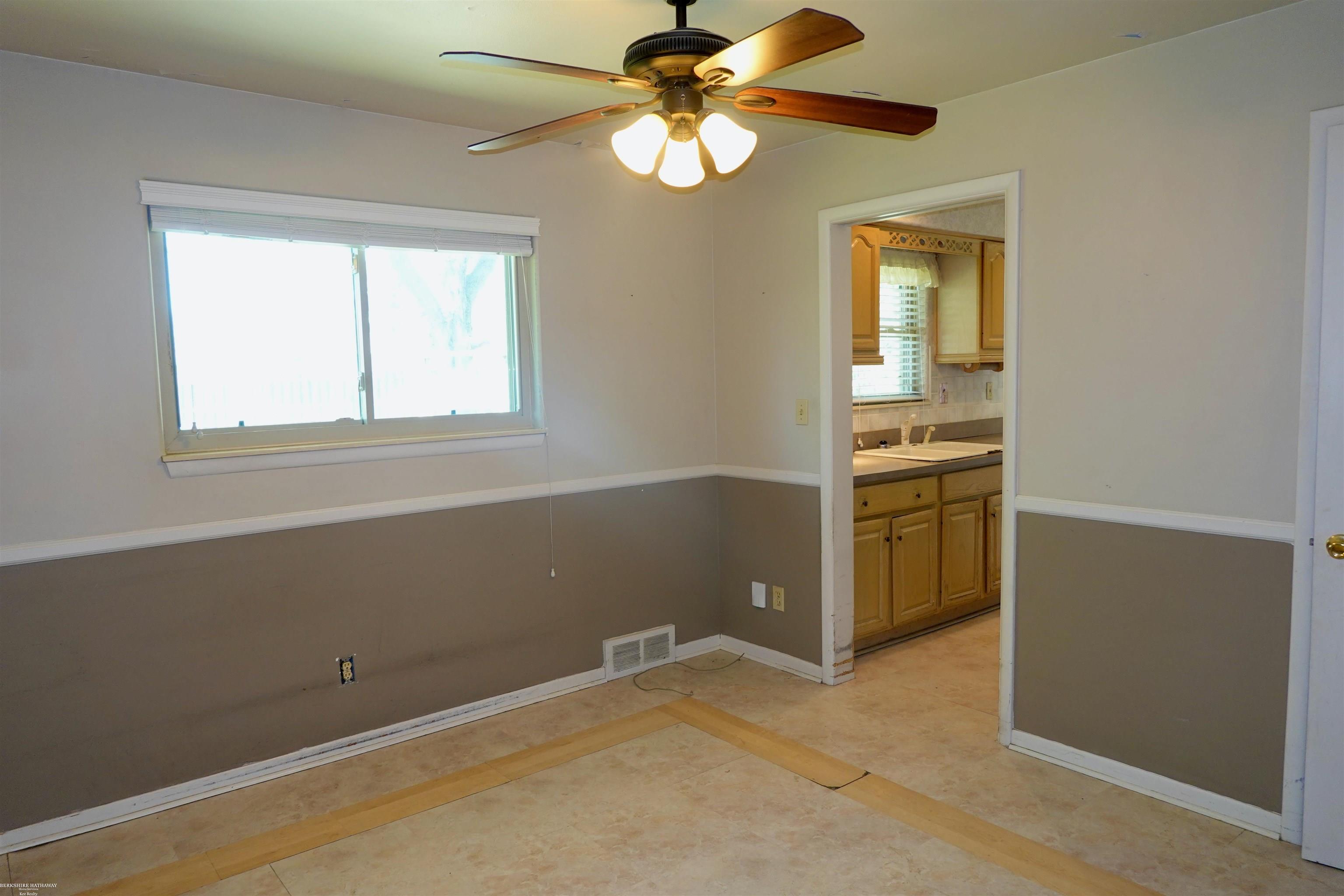 31047 Richert Street Fraser, MI 48026 - Photo 17 of 24 50173838-685aba91-2ff7-4760-9bf1-5cd635071b52.JPG