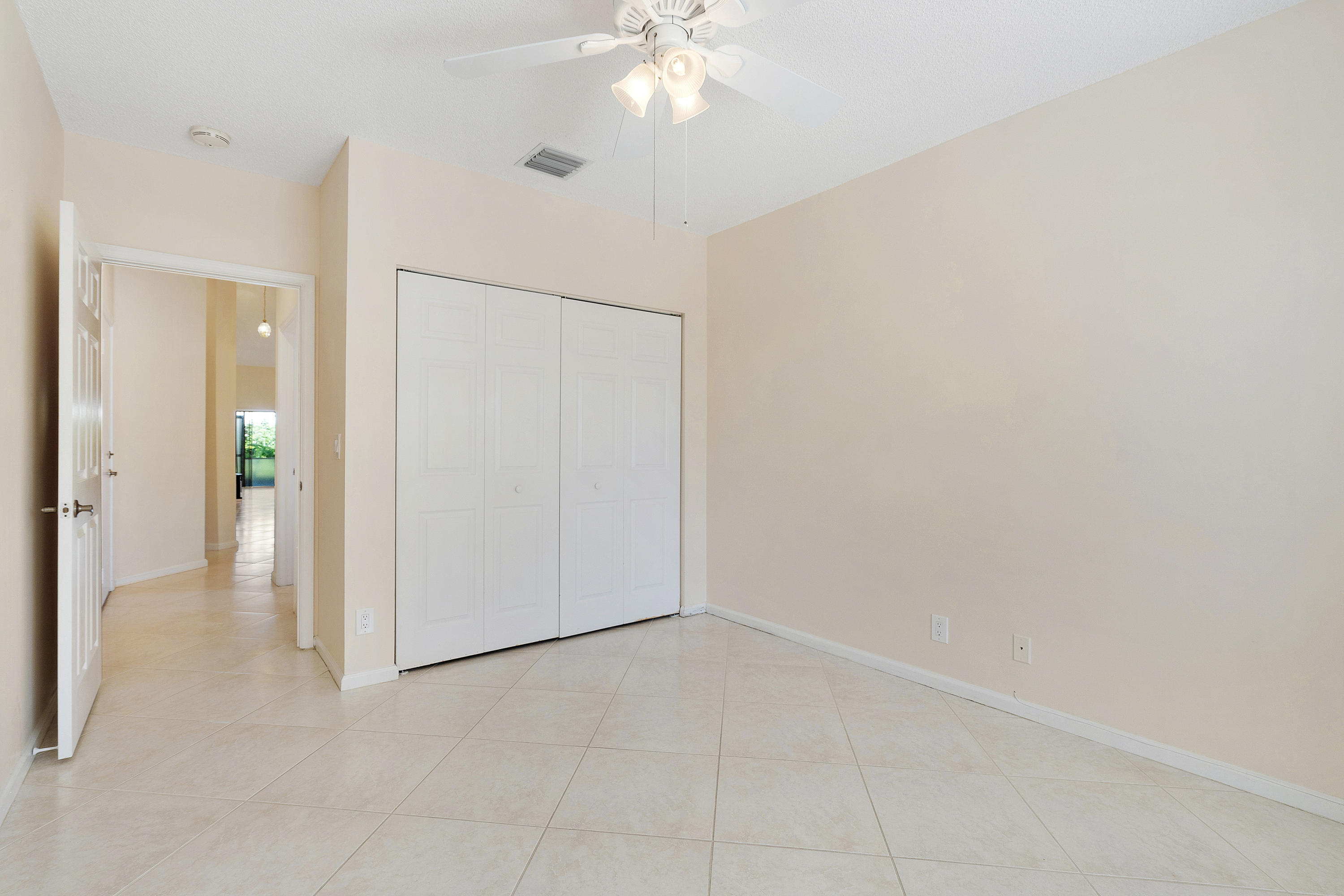 8601 Vía Serena Boca Raton, FL 33433 - Photo 29 of 56 Guest Room