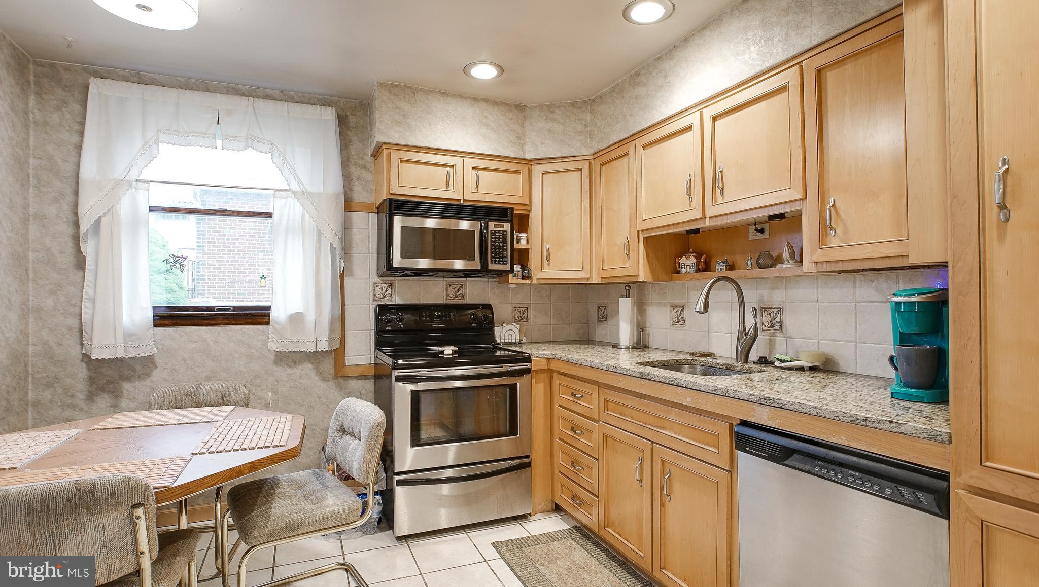 739 Colebrook Road Philadelphia, PA 19115 - Photo 8 of 23 Gallery Image 8