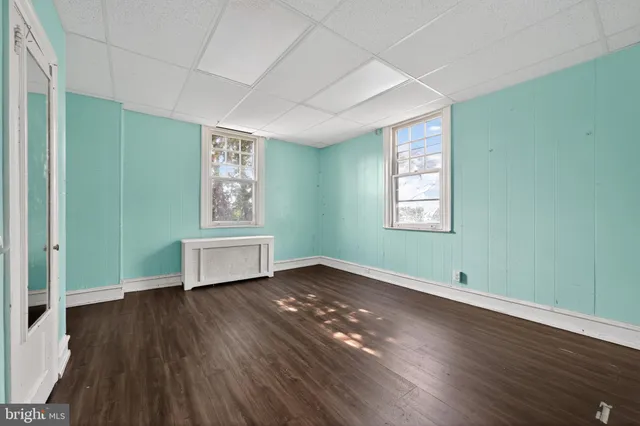 a view of a livingroom with an empty space