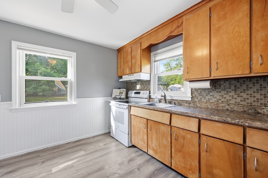 17 Keddy Street Springfield, MA 01109 - Photo 8 of 32