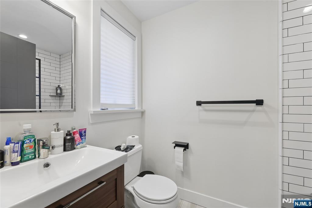 68 Serpentine Road Demarest, NJ 07627 - Photo 25 of 50