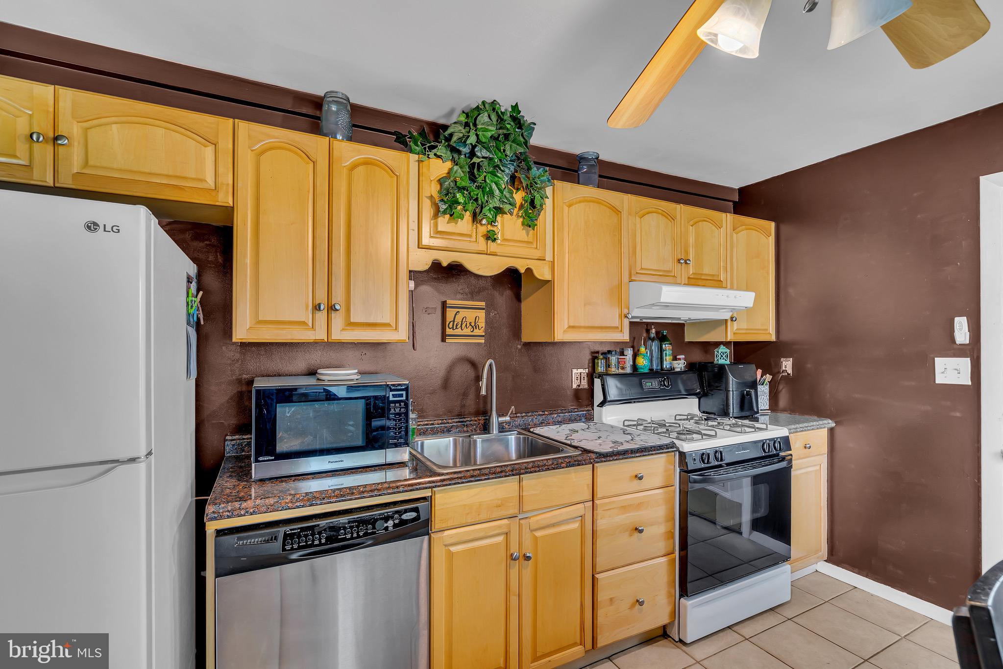 2 Pleasant Drive Hamilton, NJ 08620 - Photo 14 of 34