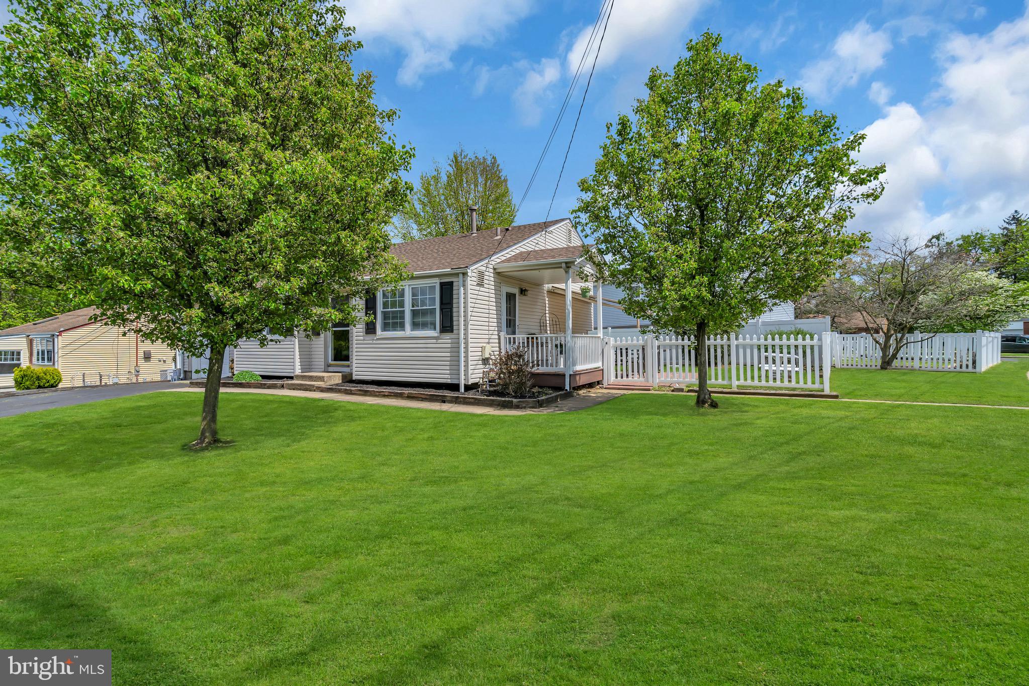 2 Pleasant Drive Hamilton, NJ 08620 - Photo 4 of 34