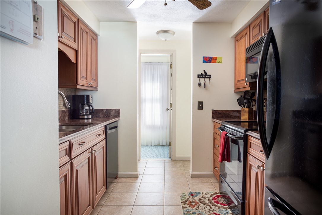 161 West Shore Road, Unit B12 Warwick, RI 02889 - Photo 8 of 27