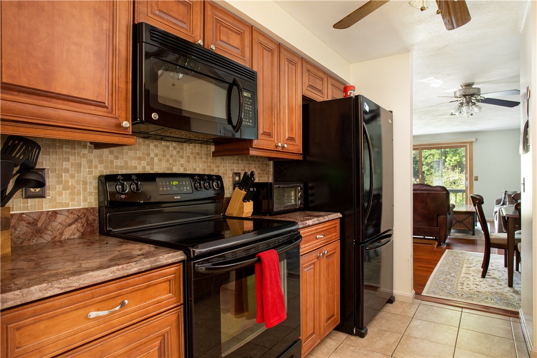 161 West Shore Road, Unit B12 Warwick, RI 02889 - Photo 9 of 27