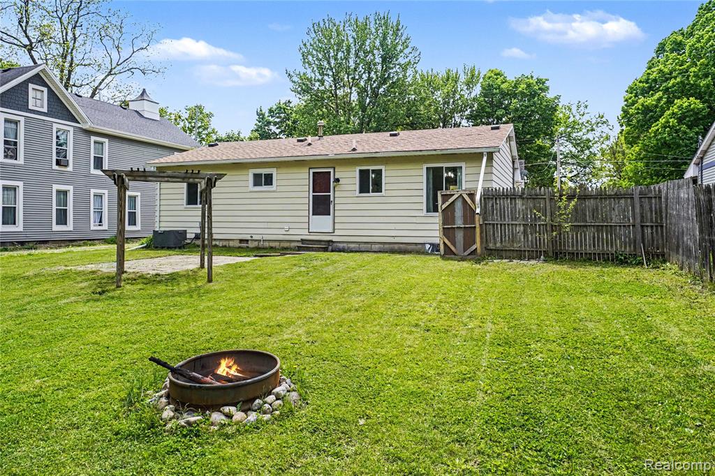 606 Hickory Street Fenton, MI 48430 - Photo 19 of 21
