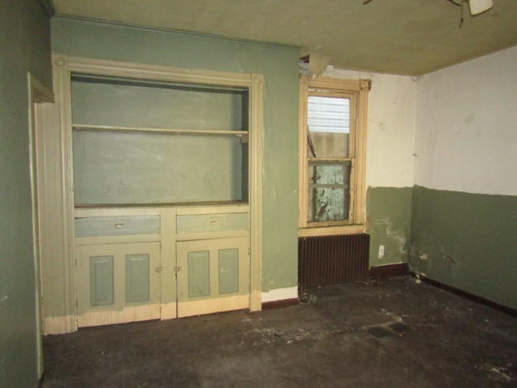 1817 4th Avenue Beaver Falls, PA 15010 - Photo 10 of 33 an empty room with windows