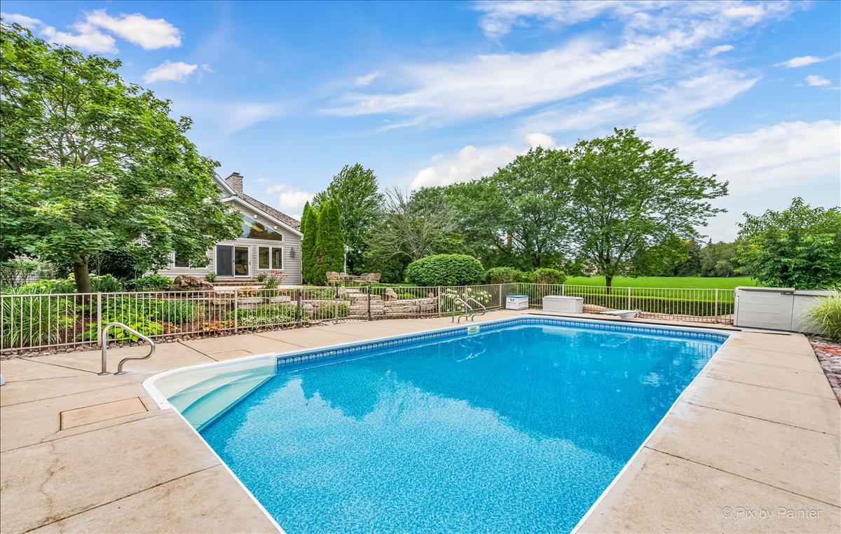 7N165 Lancaster Road St. Charles, IL 60175 - Photo 4 of 45