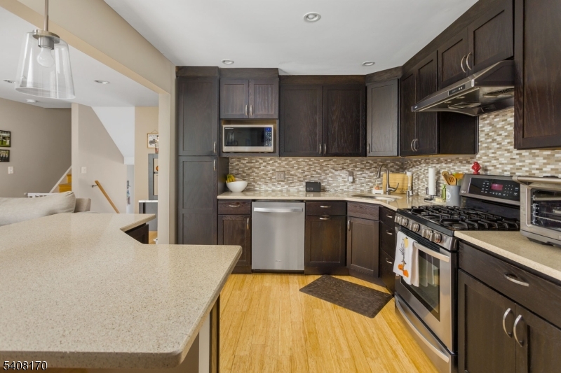 97 Continental Road Morris Plains, NJ 07950 - Photo 17 of 47