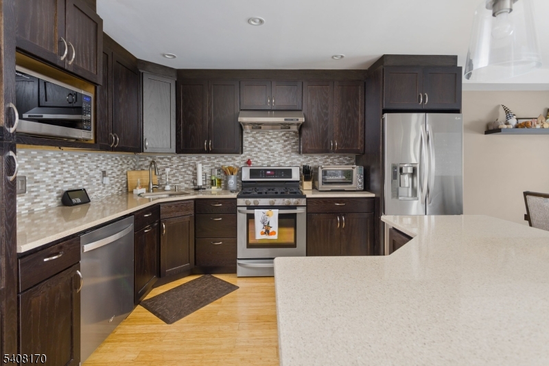 97 Continental Road Morris Plains, NJ 07950 - Photo 18 of 47