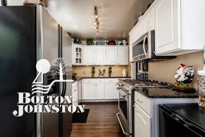 176 Fisher Road Grosse Pointe, MI 48230 - Photo 19 of 37 Plentiful Cabinetry