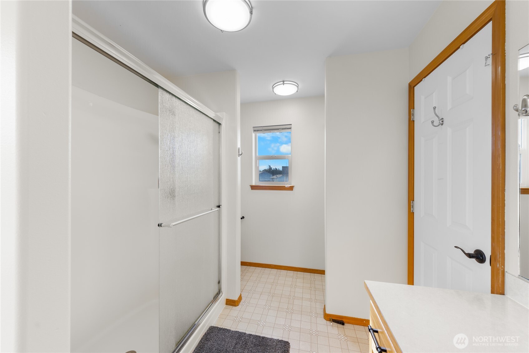 1608 Southwest Union Street Oak Harbor, WA 98277 - Photo 20 of 40 a view of a bedroom with bathroom