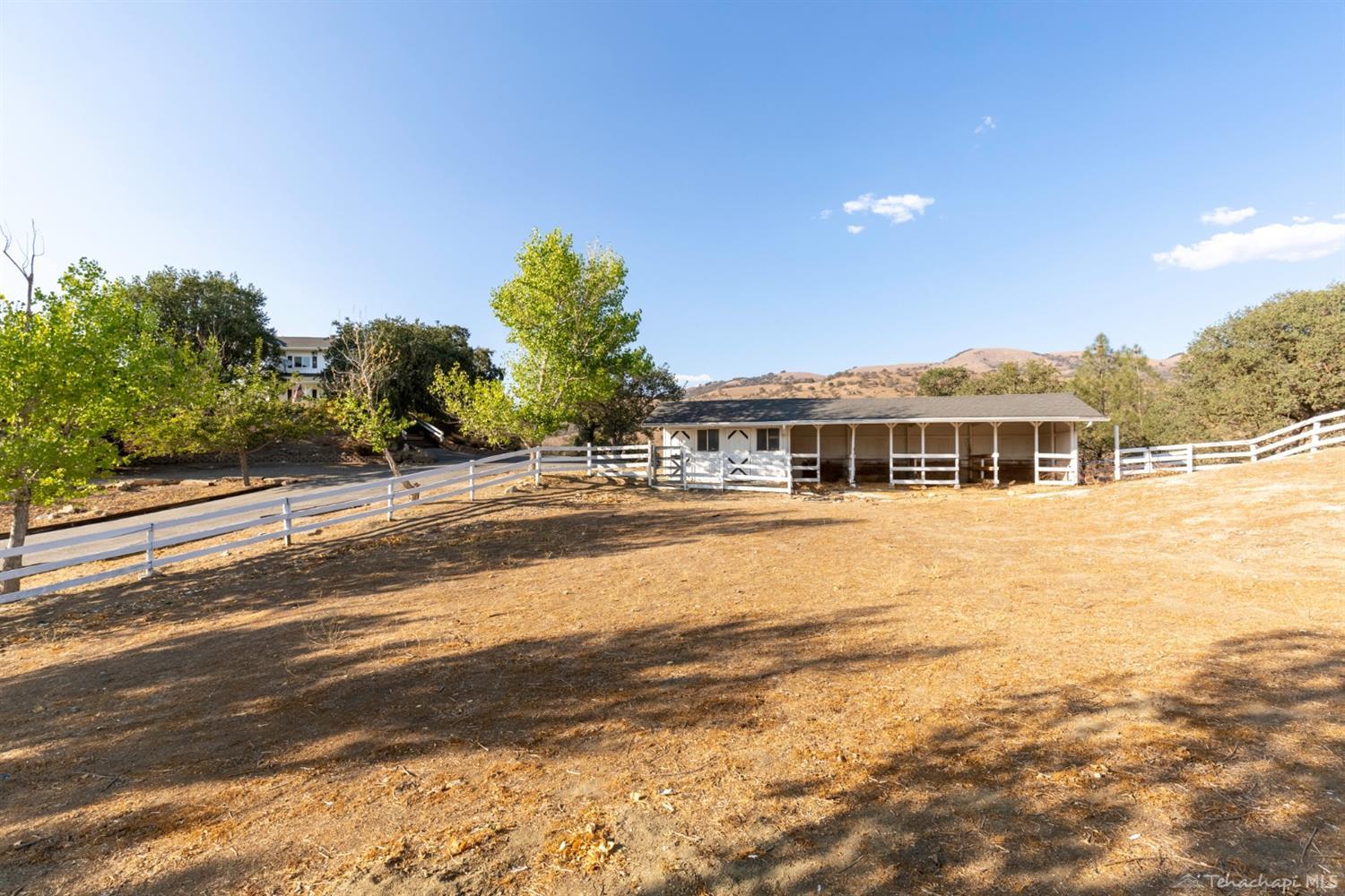 19500 Pine Ridge Drive Tehachapi, CA 93561 - Photo 25 of 29 Gallery Image 25