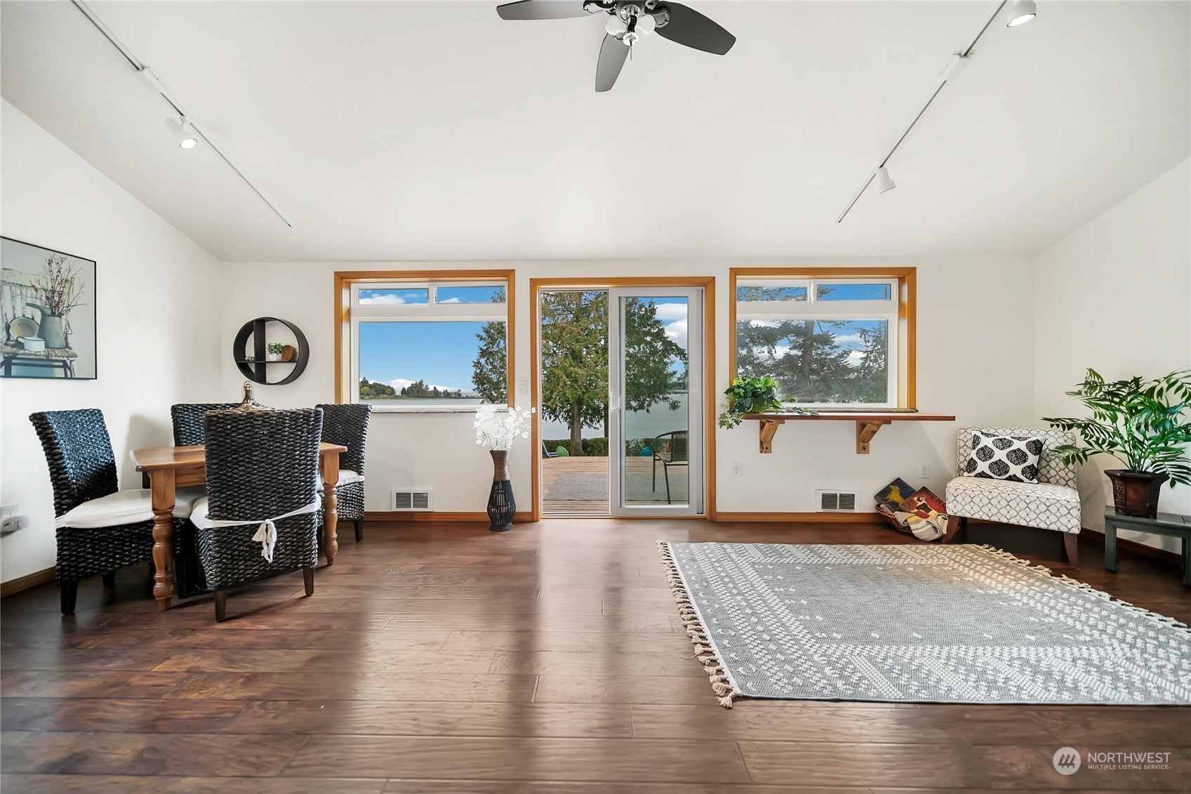 3217 West Sequim Bay Road Sequim, WA 98382 - Photo 31 of 40 a living room with furniture and a large window