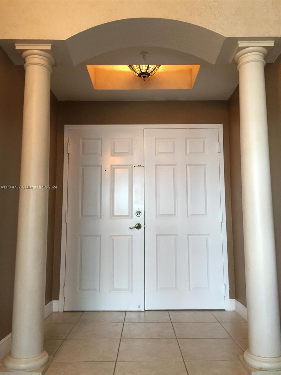 Kendall Miami, FL 33176 - Photo 11 of 15 a view of a garage