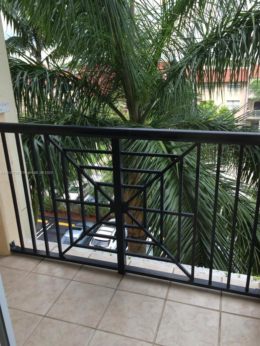 Kendall Miami, FL 33176 - Photo 14 of 15 a view of outdoor space with deck
