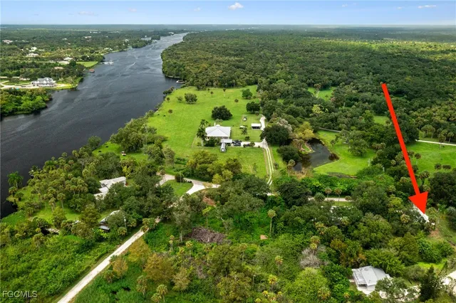 $899,000 | 17780 Caloosa Road, Alva, FL 33920