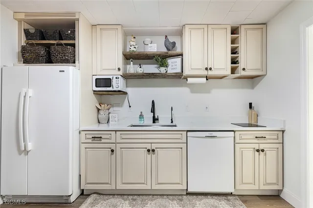 $899,000 | 17780 Caloosa Road, Alva, FL 33920